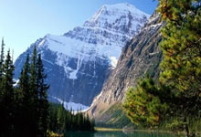 21世纪皇家社会在伯纳乌3次对皇马打进4球,仅次于巴萨.